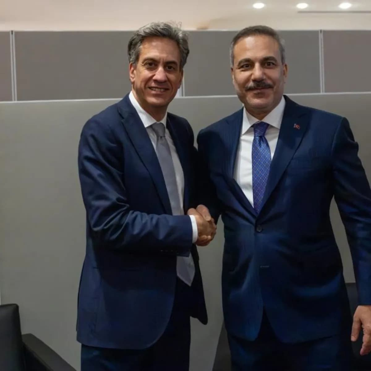 Bakan Fidan New York'ta İngiliz Mevkidaşıyla Bir Araya Geldi