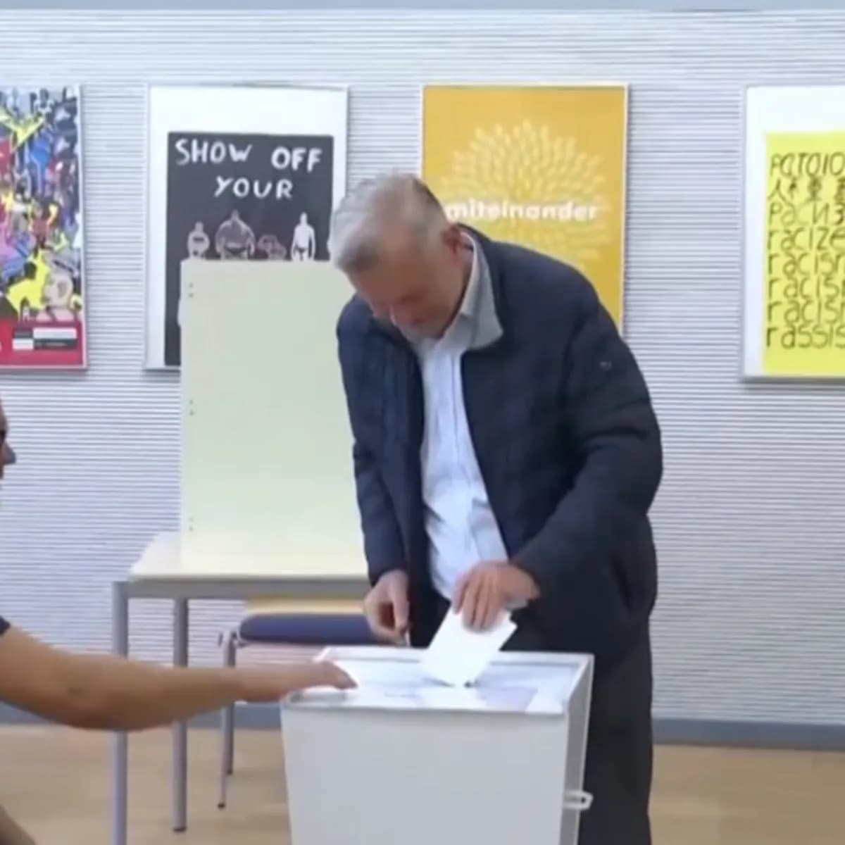 Almanya'da siyasi dengeler değişiyor: Merkel'den CDU'ya uyarı