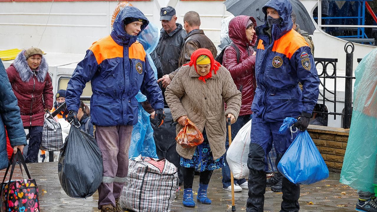 Ukrayna kentinde gıda ve su krizi: Halk bahçe otlarıyla besleniyor