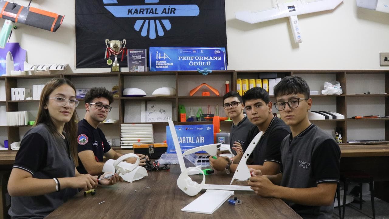 Kayserili öğrencilerden ABD'de İHA zaferi