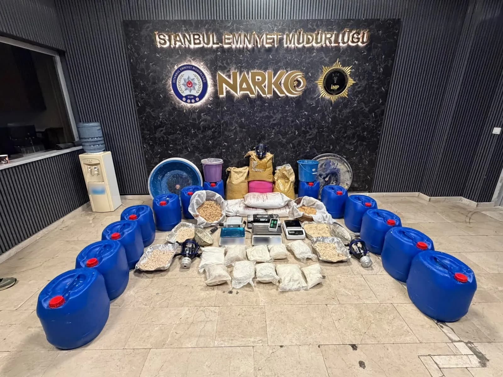 İstanbul’da zehir tacirlerine darbe! 188 şüpheli yakalandı, yüzlerce kilo uyuşturucu ele geçirildi