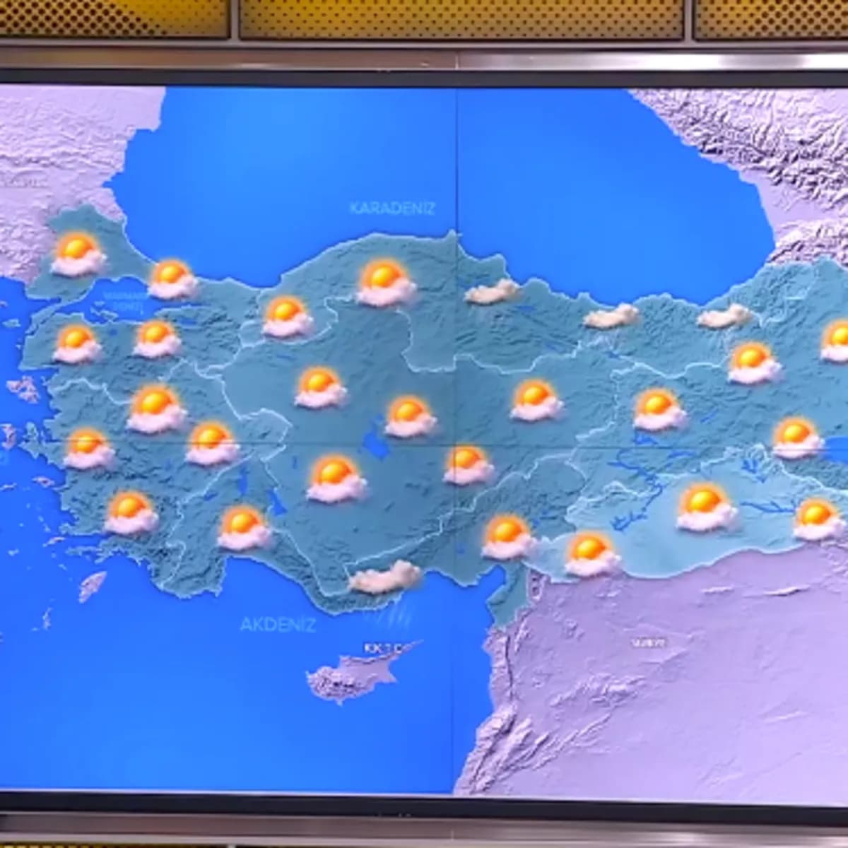Balkanlardan geliyor! Sağanak ve soğuk hava yurda giriş yapıyor: İşte il il hava durumu raporu