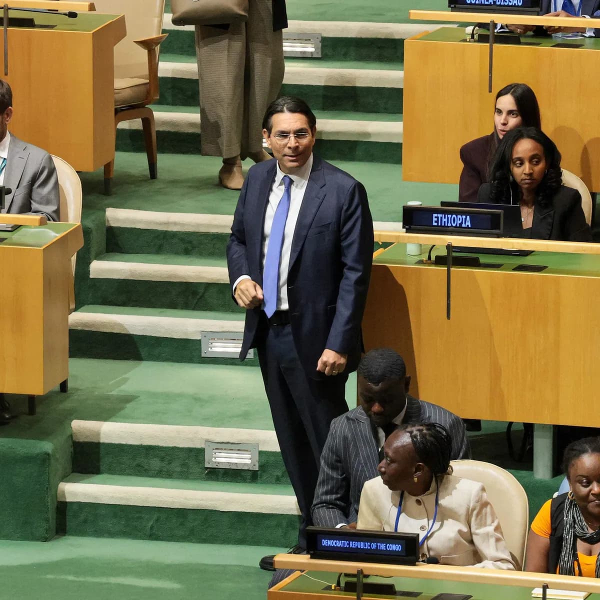 BM Salonunda Gerilim: İsrailli Temsilciden İranlı Diplomata Starlink'li Rejim Değişikliği Mesajı