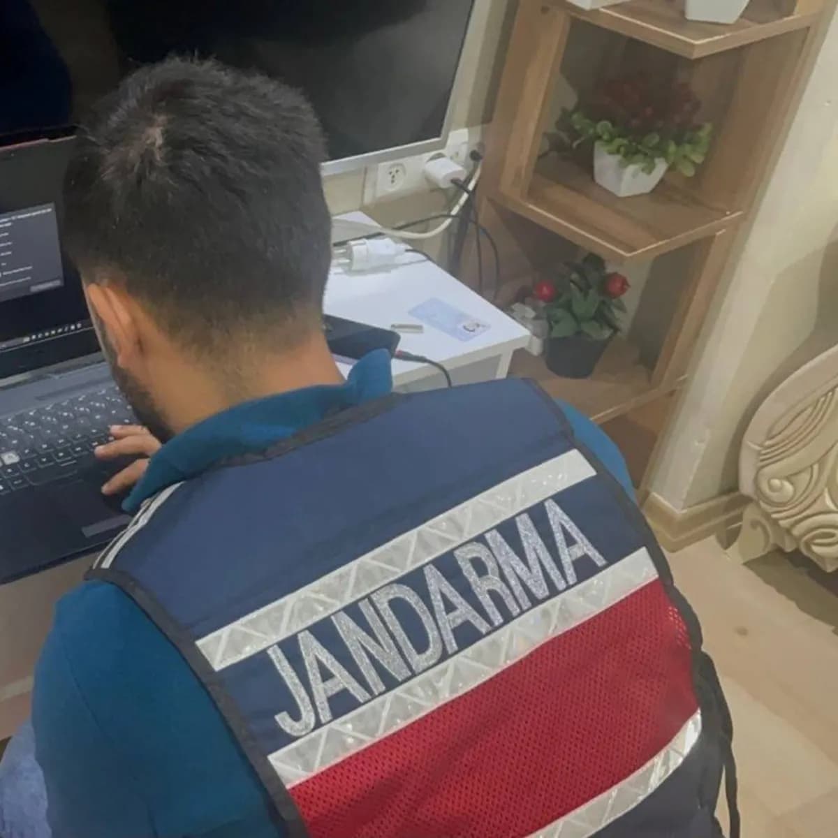 Milyonlarca Kişisel Veriyi Satan Şebekeye Operasyon