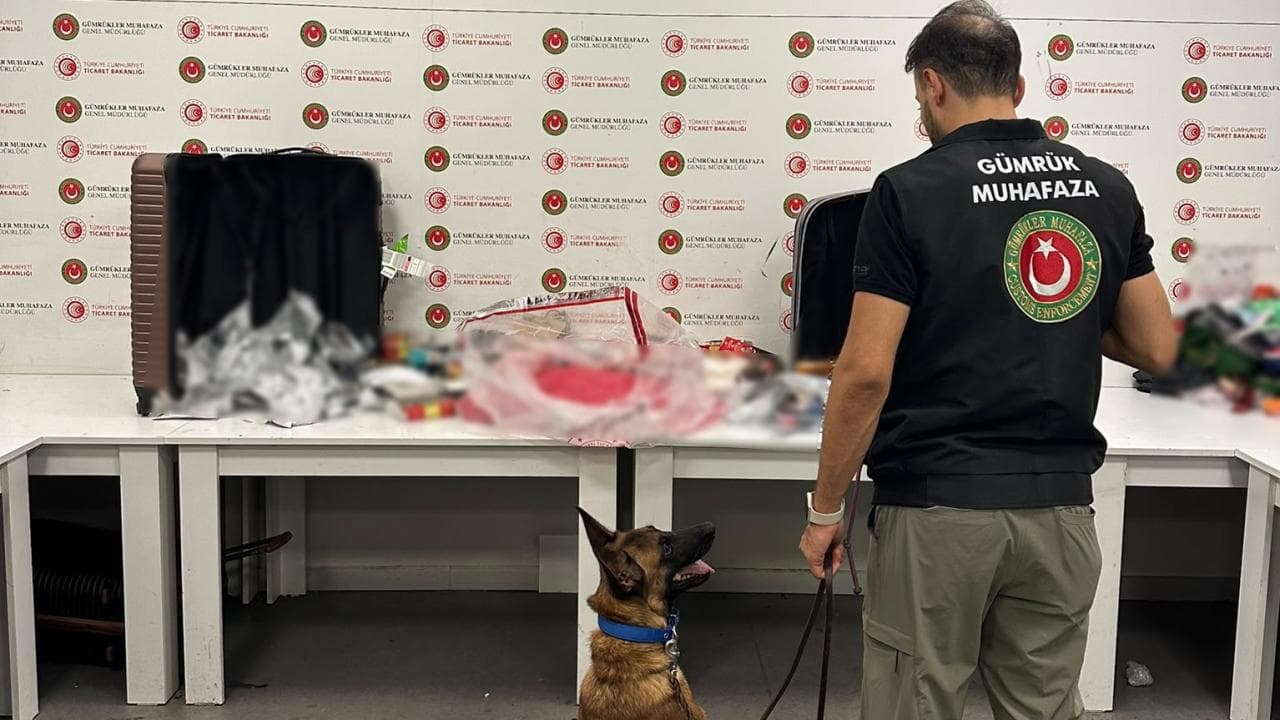İstanbul Havalimanı'nda Tonlarca Değil Ama Tonla Zehir Yakalandı: 20 Kilogram Hap Ele Geçirildi