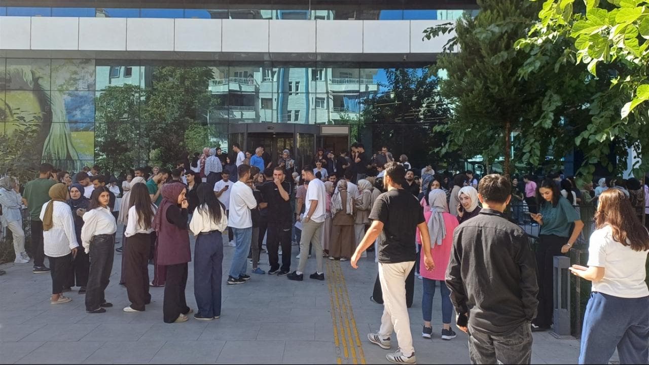 Şanlıurfa Depreminin Ardından Bölgeye 10 Milyon Liralık Acil Destek