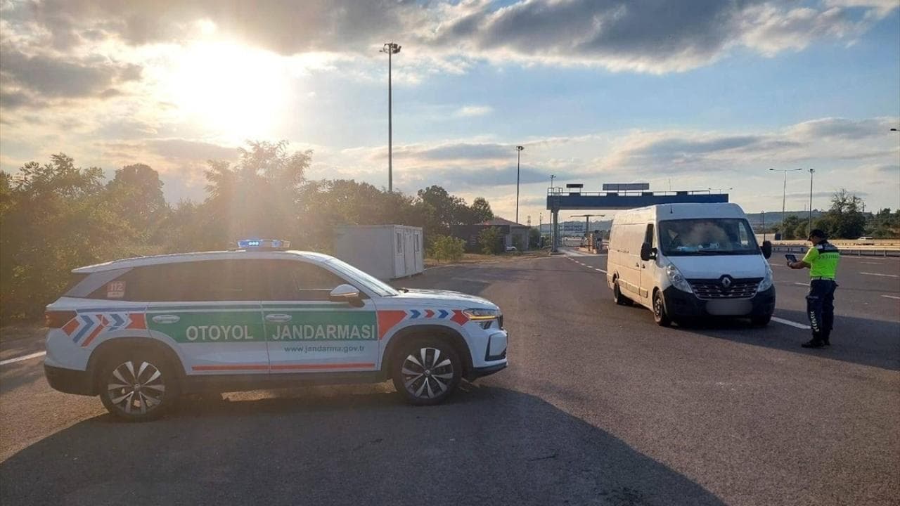 Sakarya'da denetimlerde tonlarca midye ve çok sayıda hayvana el konuldu