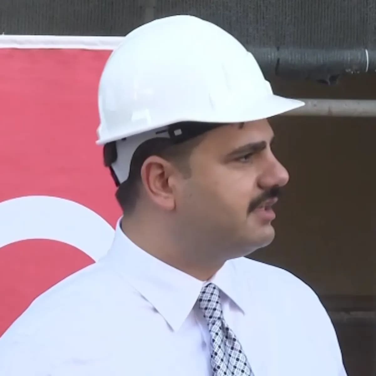 AK Parti'li İnan'dan Özgür Özel'e Tarihi Fabrika Tepkisi