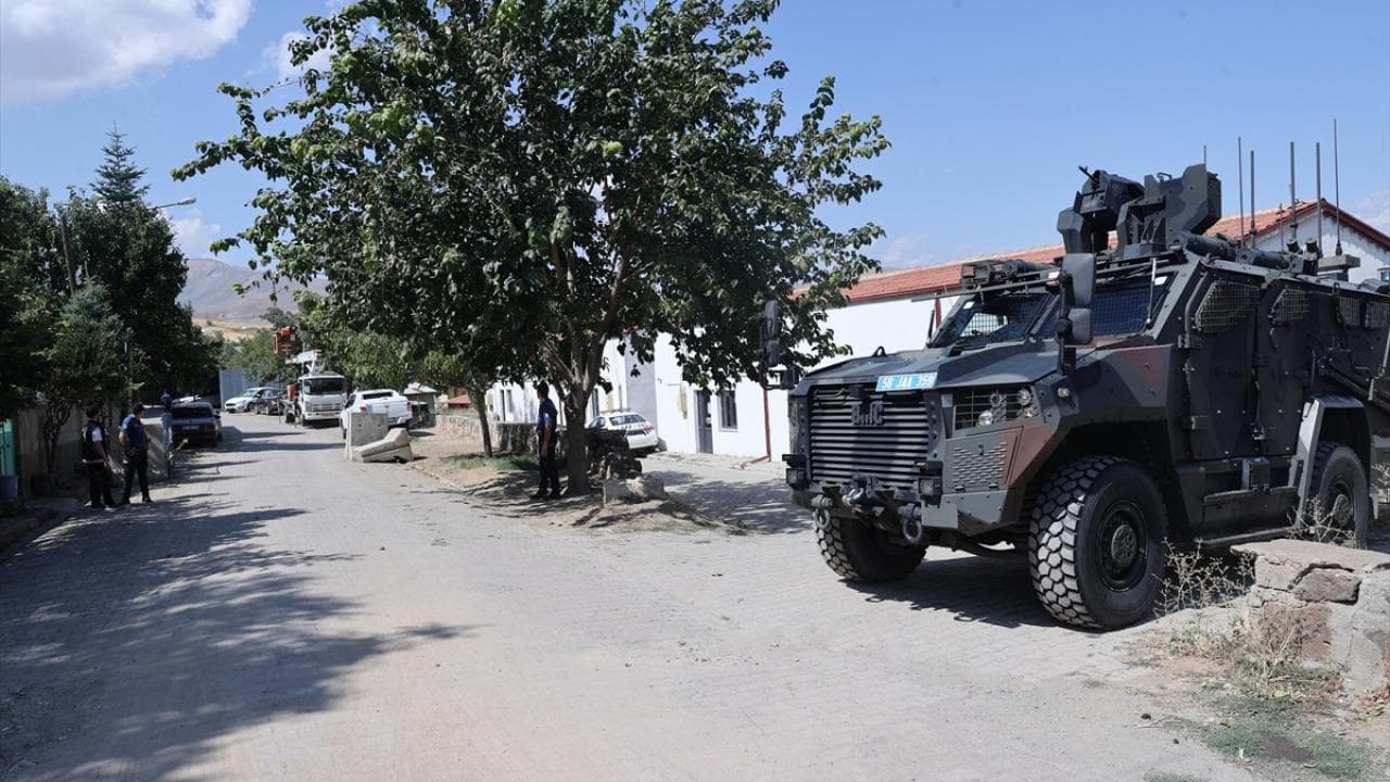 Sivas'ta Kaybolan Büşra Bebek İçin Sürdürülen Aramalardan Henüz Sonuç Alınamadı