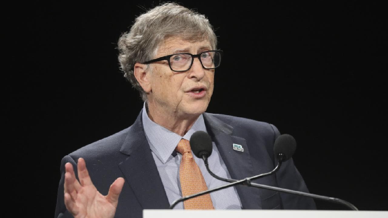 Bill Gates'ten Kritik Yapay Zeka Uyarısı: Milyarlarca İnsanın Hayatını Tehlikeye Atabilir