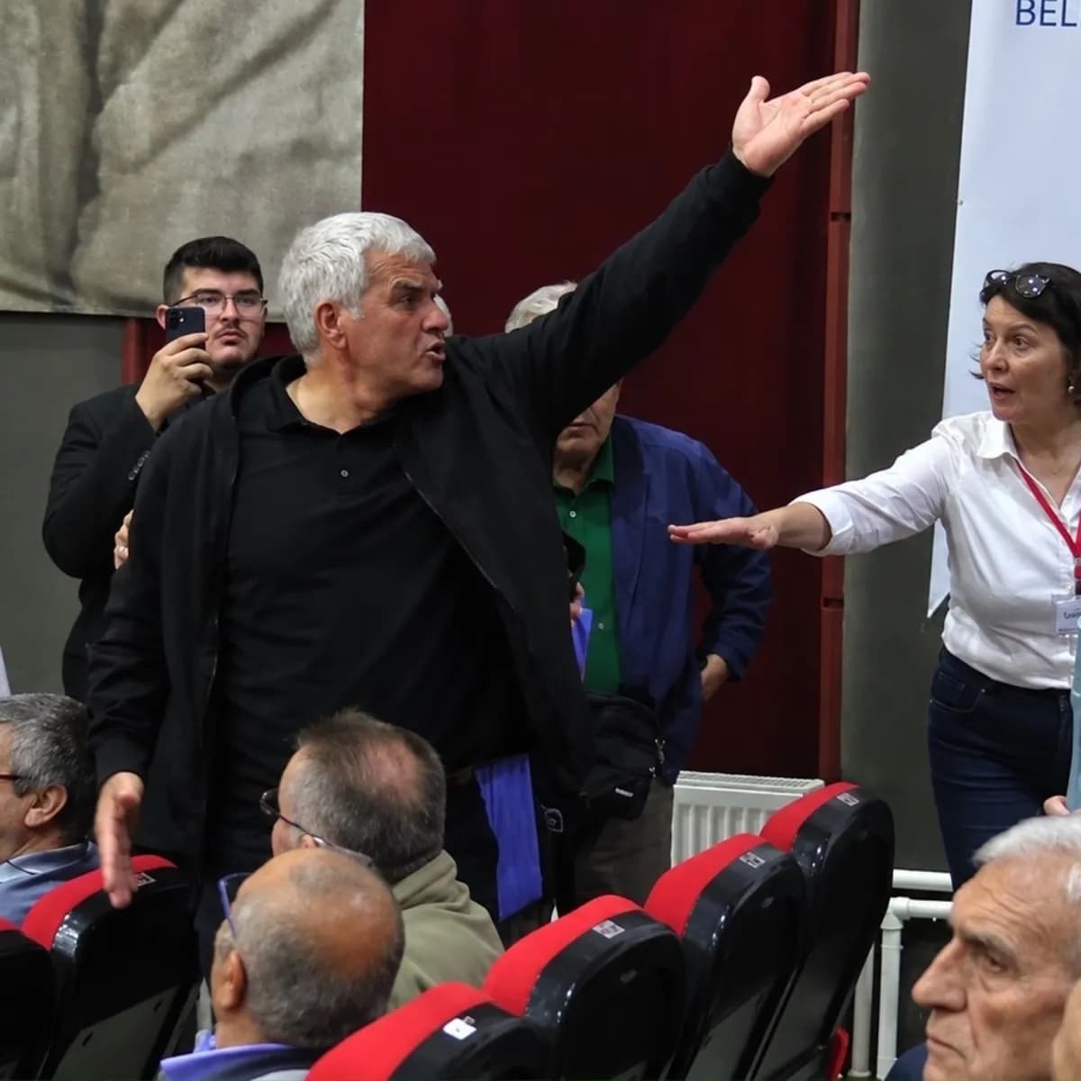 Bandırma'da Ön Seçim Programında Sözlü Tartışma: Başkan Adayları ve Üyeler Karşı Karşıya Geldi