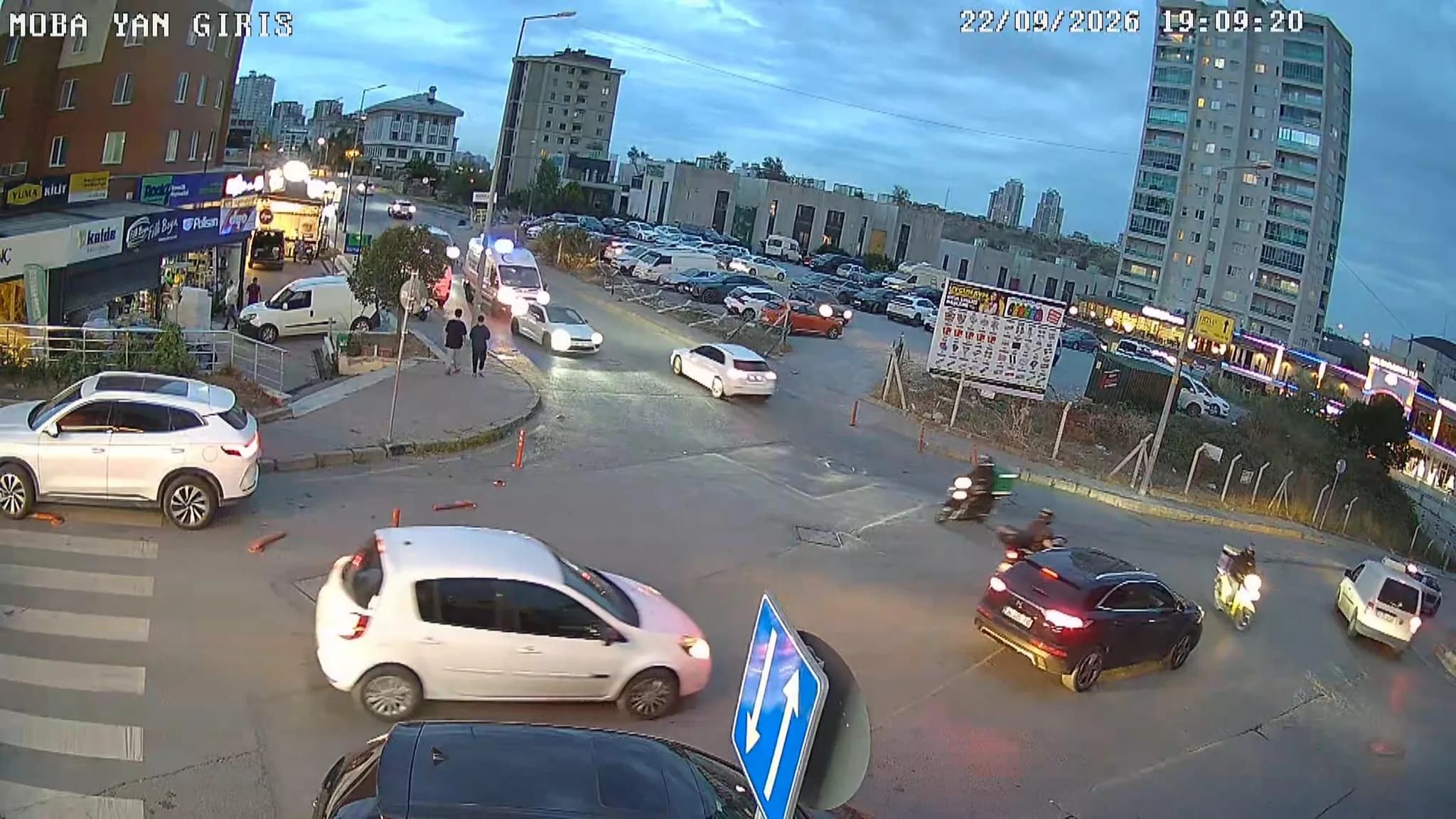 Başakşehir'de ambulansa yol vermeyen magandaya rekor ceza! Araç ve ehliyet gitti