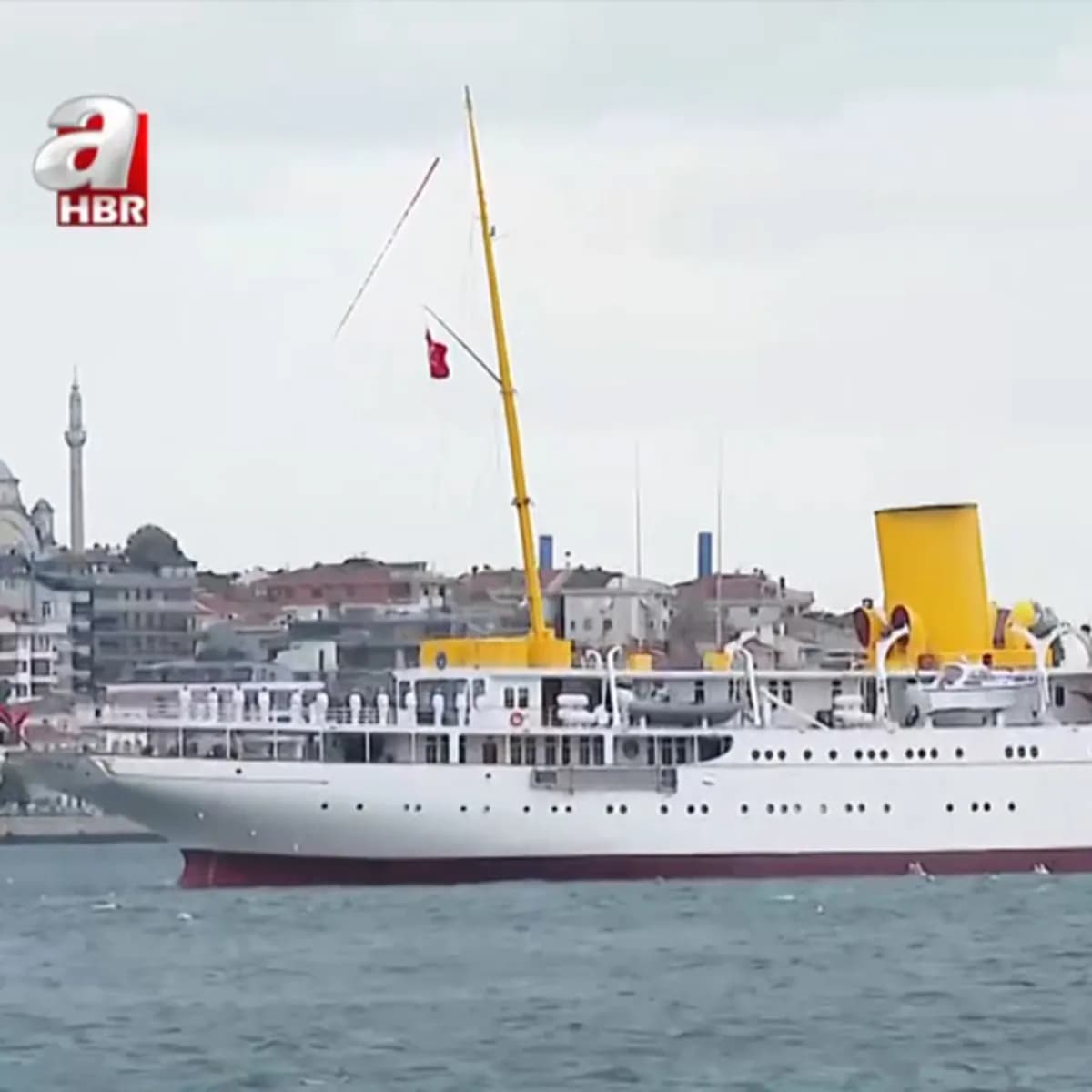 Preveze Deniz Zaferi'nin 488. yıl dönümünde İstanbul Boğazı'nda geçit töreni
