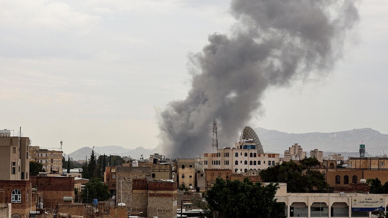 Yemen'de hükümet güçleriyle İran destekli Husiler arasındaki çatışmalar sürüyor