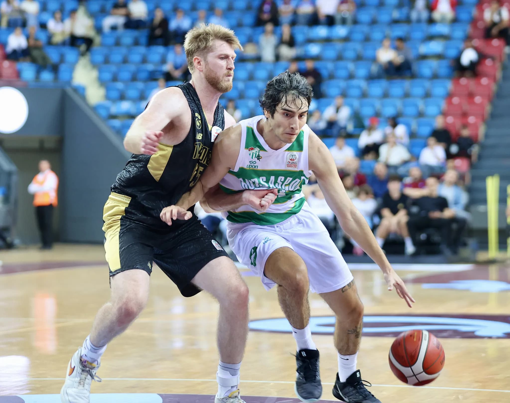 Trabzonspor, Bursaspor Basketbol’u 82-76 yendi: Bordo-mavililer Basketbol Süper Ligi’nde galibiyetle başladı