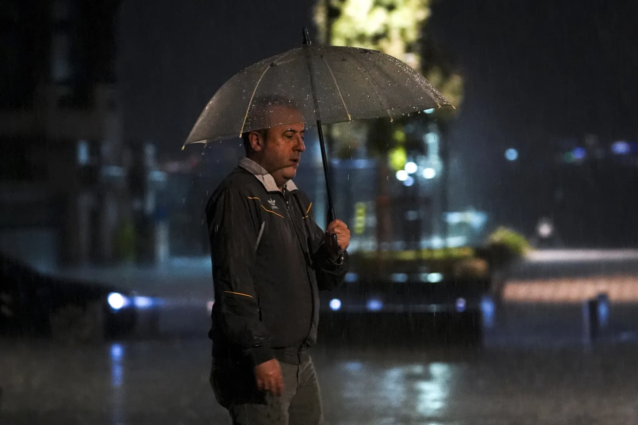 Yağışlı hava yurdu sarıyor! Meteoroloji'den kritik uyarı! İstanbul'da sağanak ve 60 km/s rüzgar etkili olacak
