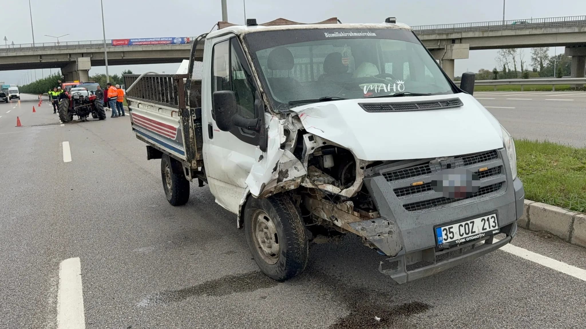 Samsun'da feci kaza! Kamyonet traktöre arkadan çarptı: 2 yaralı