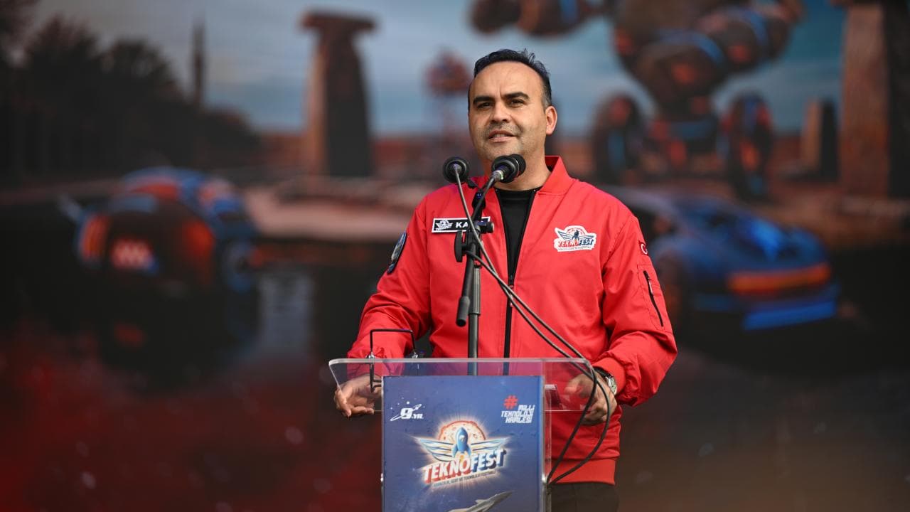 Bakan Kacır: Dünyanın en ileri çalışmalarına Türkiye'nin imzasını atacağız