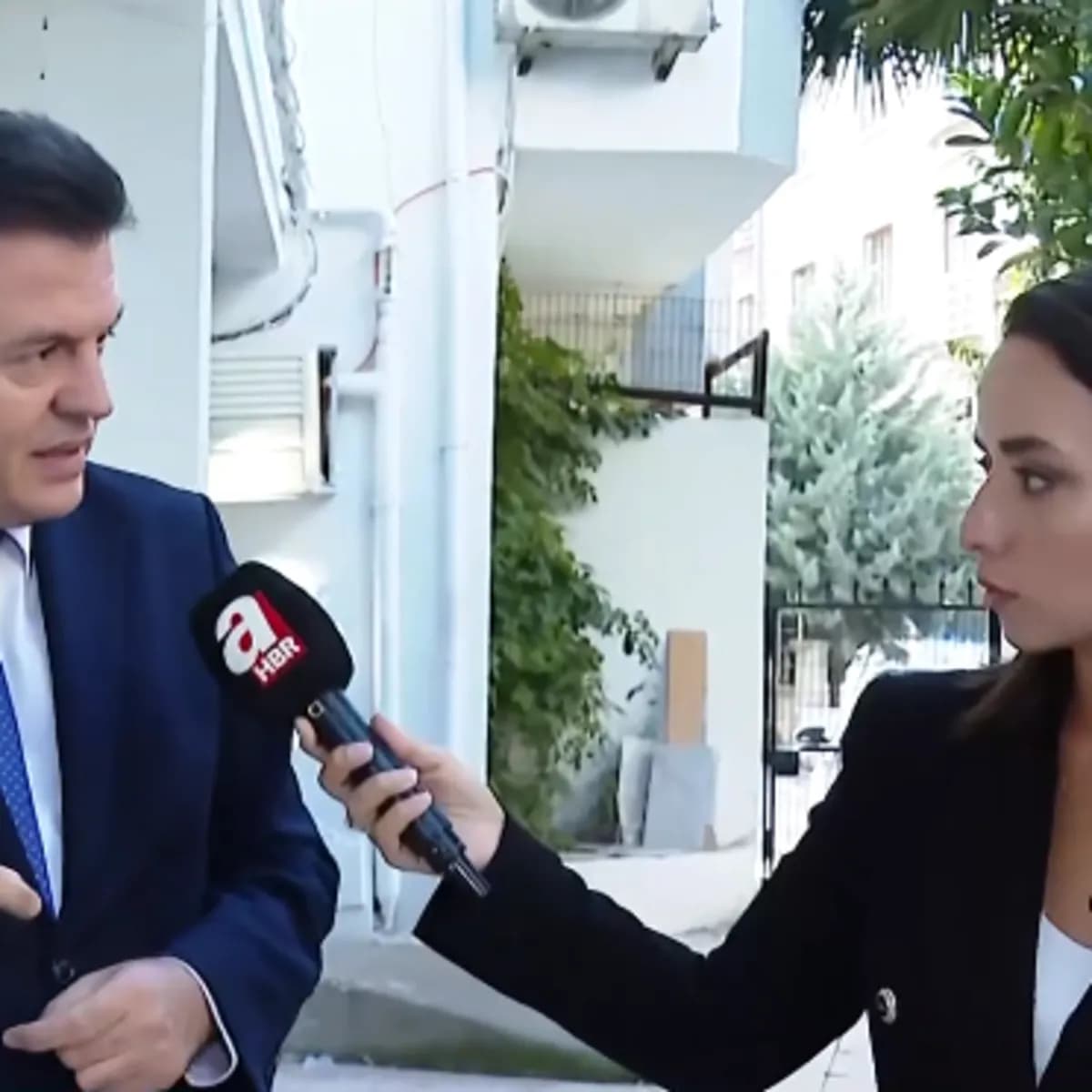 Ünlü Şarkıcı Güllü'nün Şüpheli Ölümünde İlk Duruşma Başladı