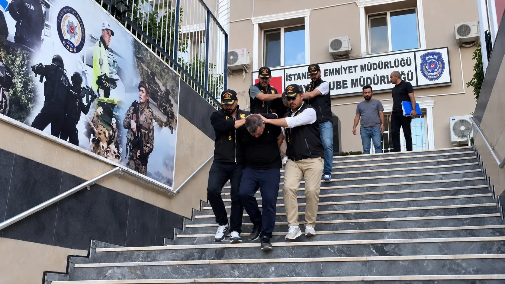 Ülke Genelinde Geniş Çaplı Vurgun Operasyonu: 244 Gözaltı