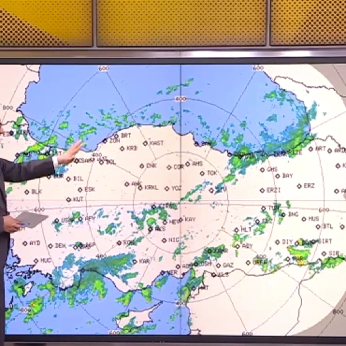 Mevsim Değişikliği Şiddetli Yağışları Getirdi: 13 İl İçin Sarı Kodlu Hava Uyarısı