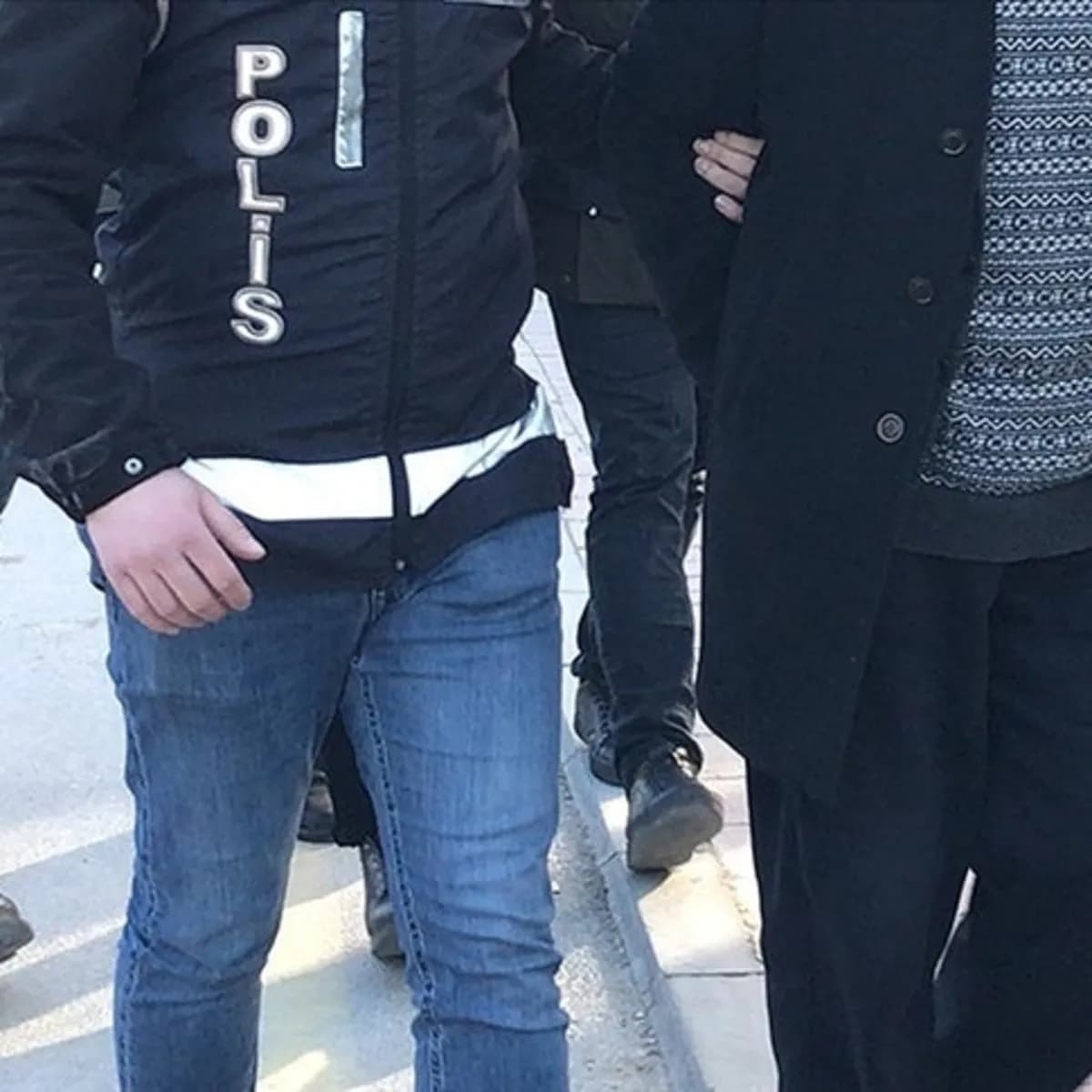 Adana'da Uyuşturucu Firarilerine Geçit Yok: 42 Hükümlü Yakalandı