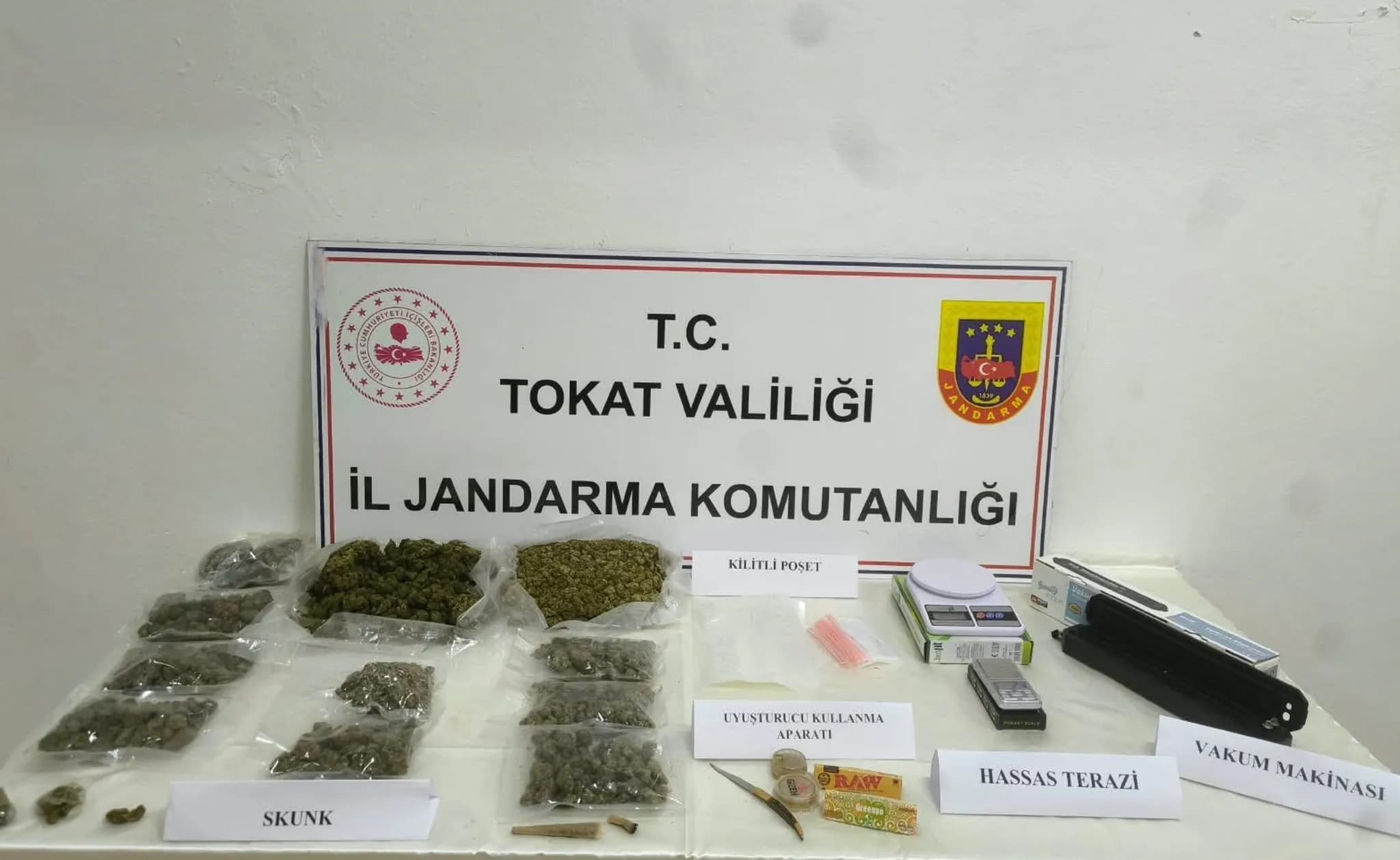 Tokat'ta uyuşturucu operasyonu: 1 kilo 780 gram sentetik uyuşturucu ele geçirildi