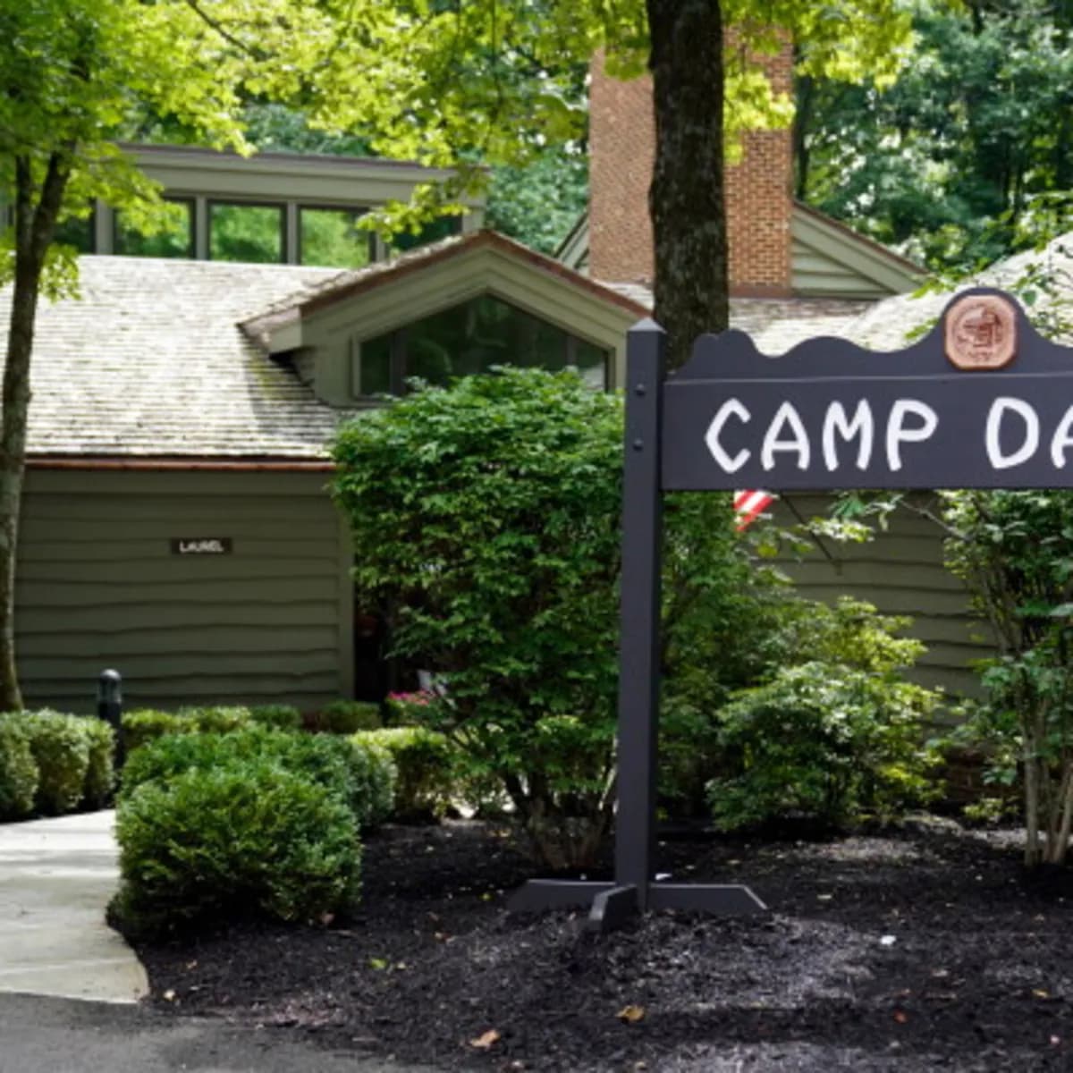 Trump yönetiminin üst düzey güvenlik ekibi Camp David’de gizlice toplandı, İran ve Yemen için kritik seçenekler ele alındı