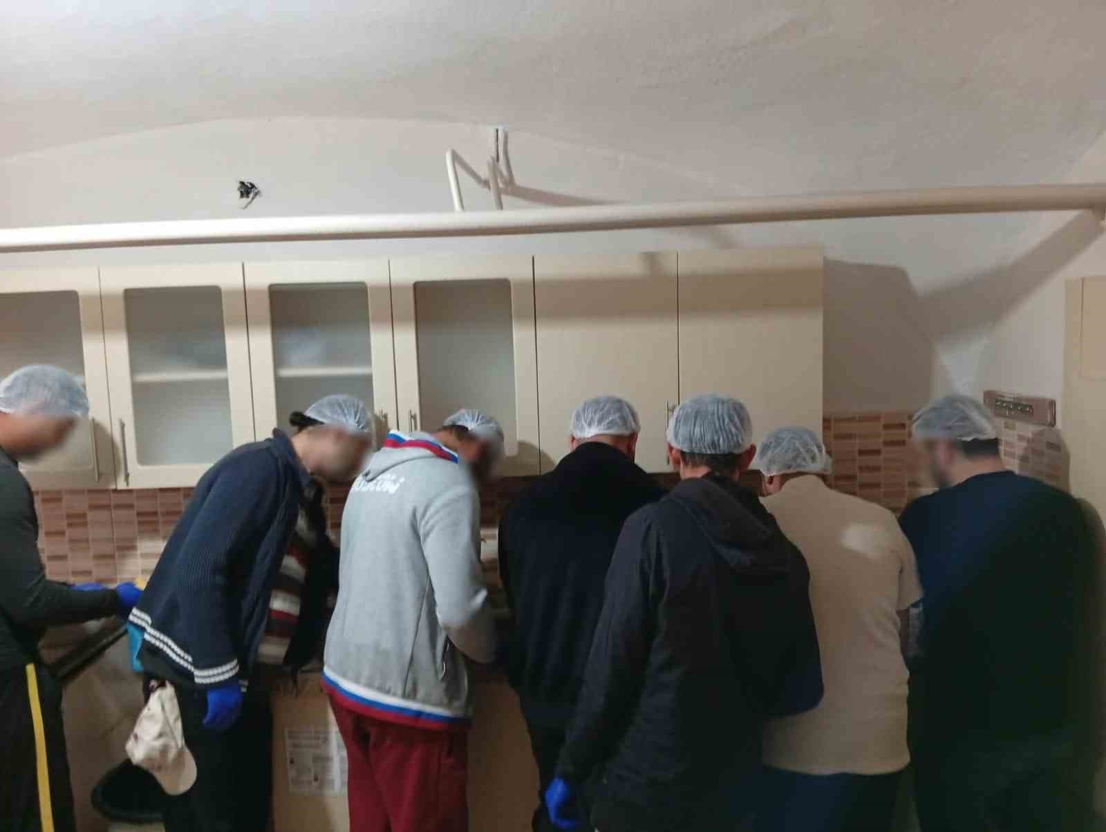 Erdek'te Denetimli Serbestlik Yükümlülerine Zeytin İşleme Eğitimi Verildi