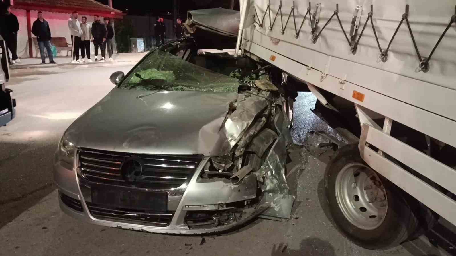 Amasya'da Otomobil ile Kamyonetin Çarpışması Sonucu 1 Kişi Yaralandı