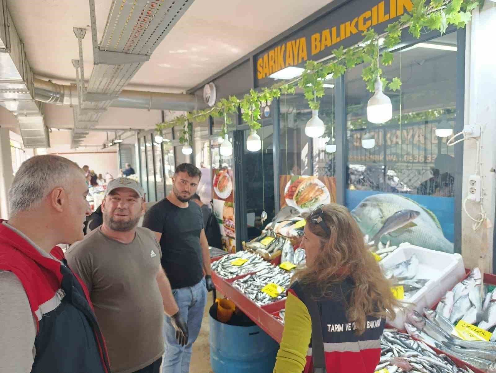 Buharkent'teki Pazar Yerlerinde Gıda Denetimi Yapıldı