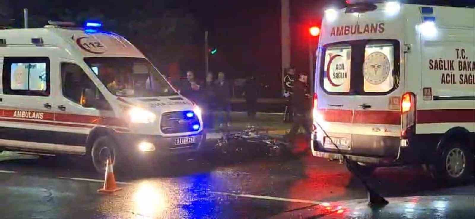 Niğde'de Feci Kaza: Motosiklet ile Hafif Ticari Araç Çarpıştı, 2 Ölü