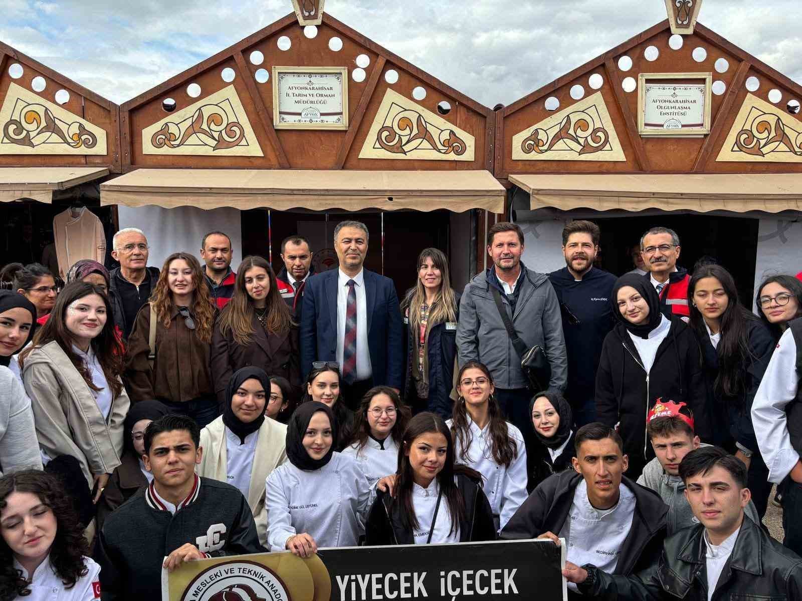 GastroAfyon Festivali'nde Afyonkarahisar'ın Tarımsal Zenginlikleri Sergilendi