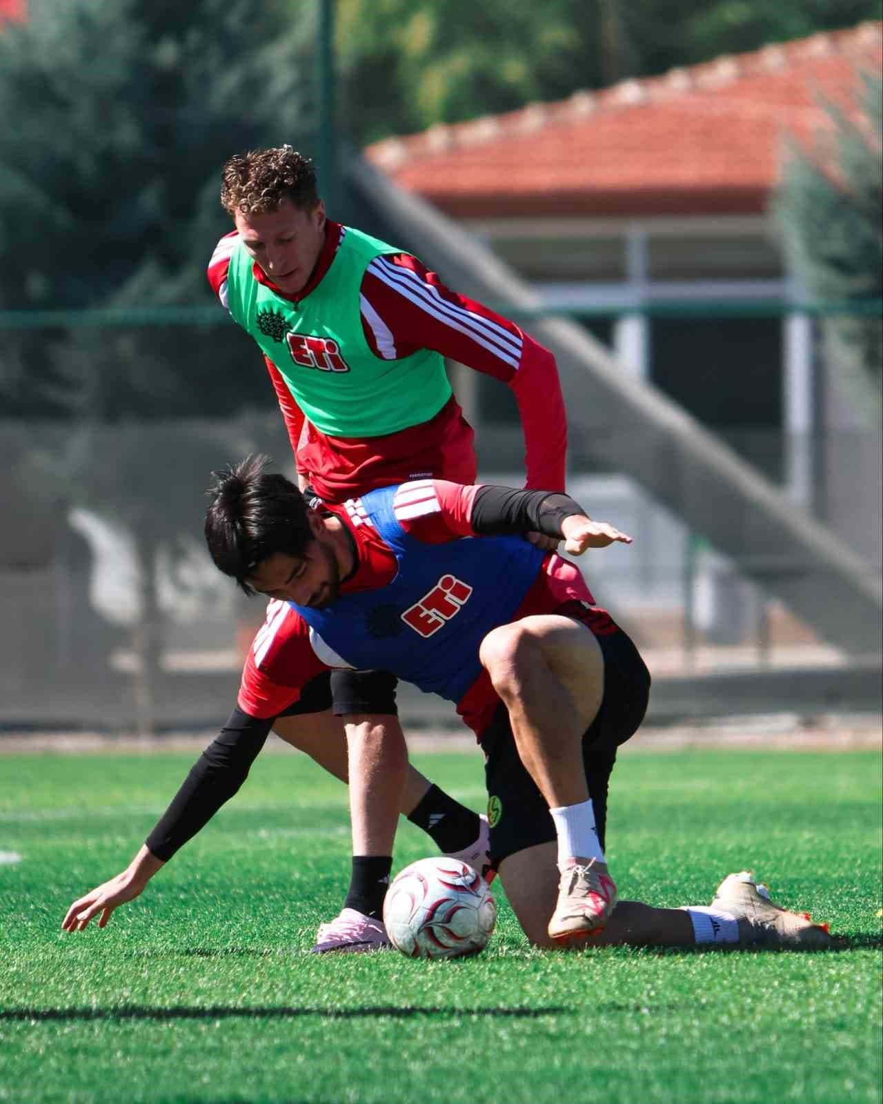 Eskişehirspor Kupa Hazırlıklarına Başladı