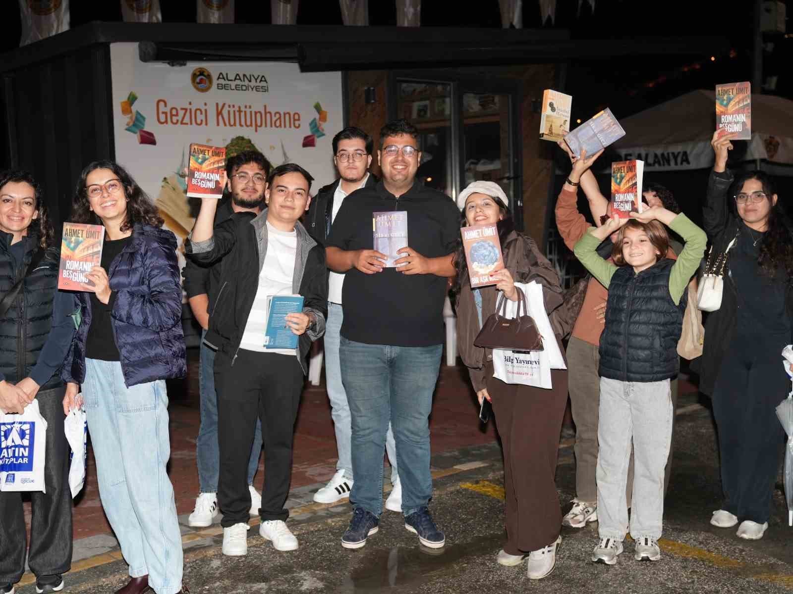 8. Alanya Kitap Fuarı Kitapseverlerle Buluştu