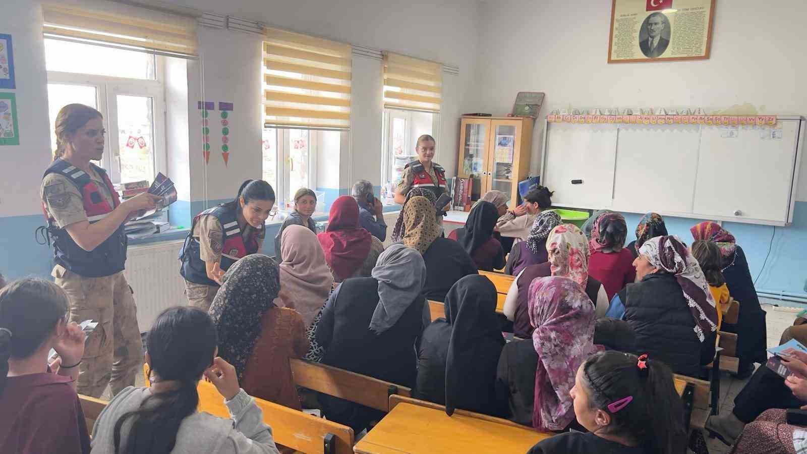 Kars'ta Kadına Yönelik Şiddetle Mücadele İçin 152 Kişiye Eğitim Verildi