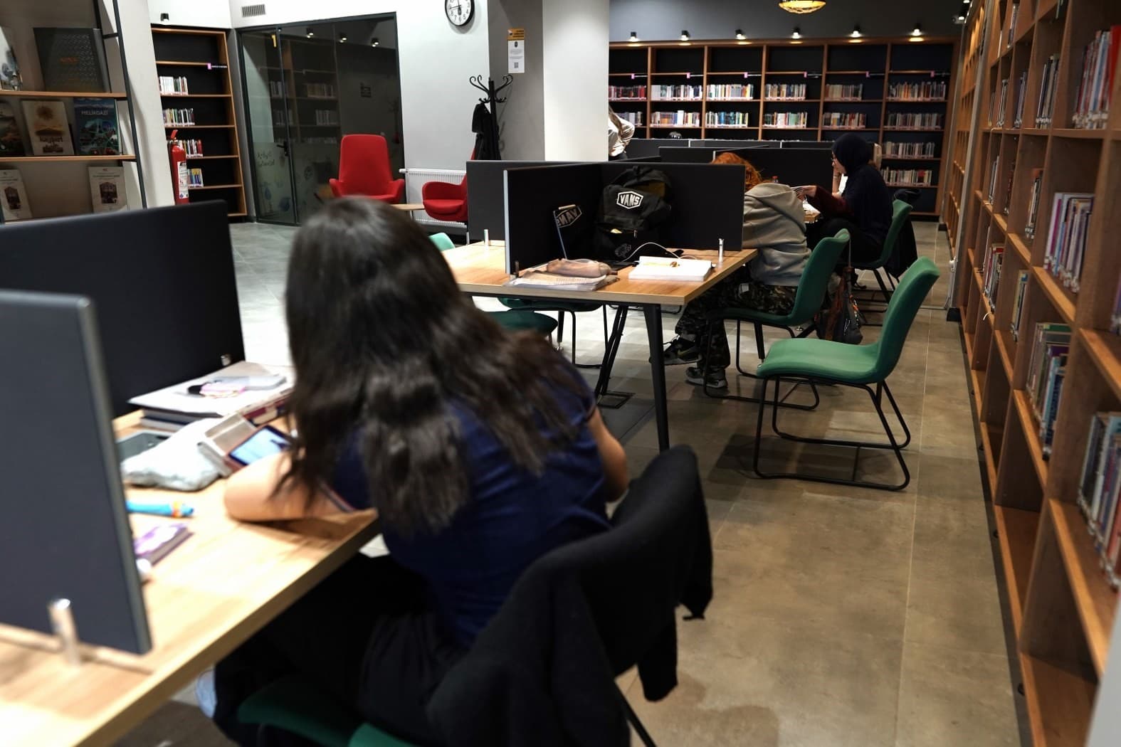 Öğrencilerin Yeni Adresi: Akıl Küpü Kütüphaneleri
