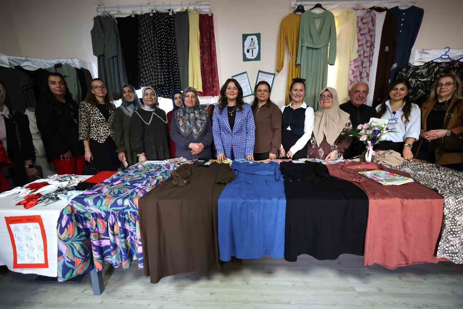 Yunusemre'de 93 Kadının El Emeği Sergide Buluştu