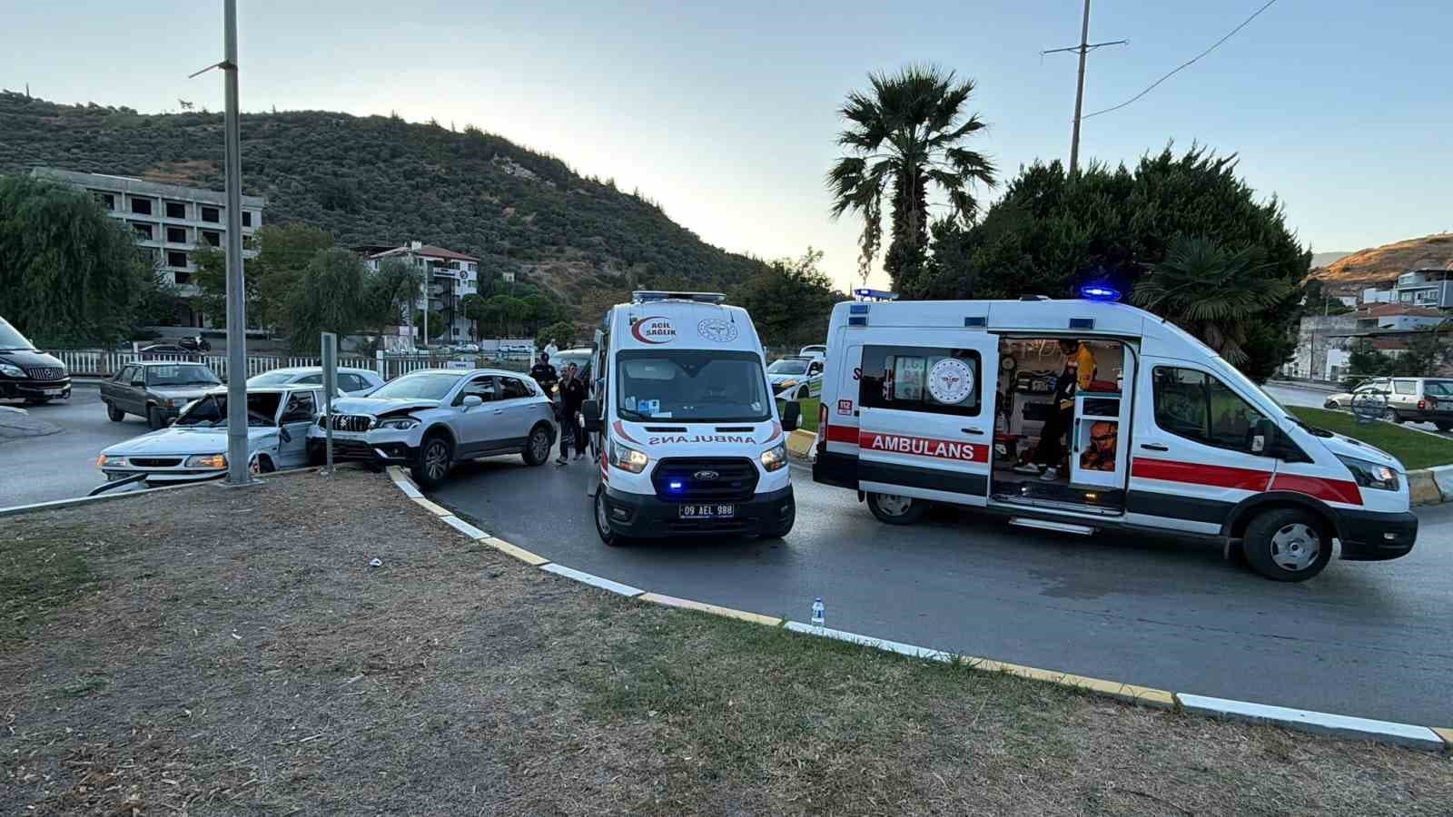 Söke'de İki Otomobil Çarpıştı: 2 Yaralı