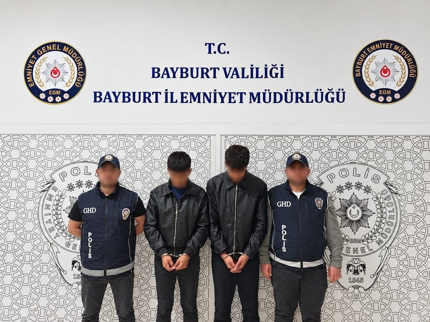Bayburt'ta Göçmen Kaçakçılığı Operasyonu: 5 Gözaltı