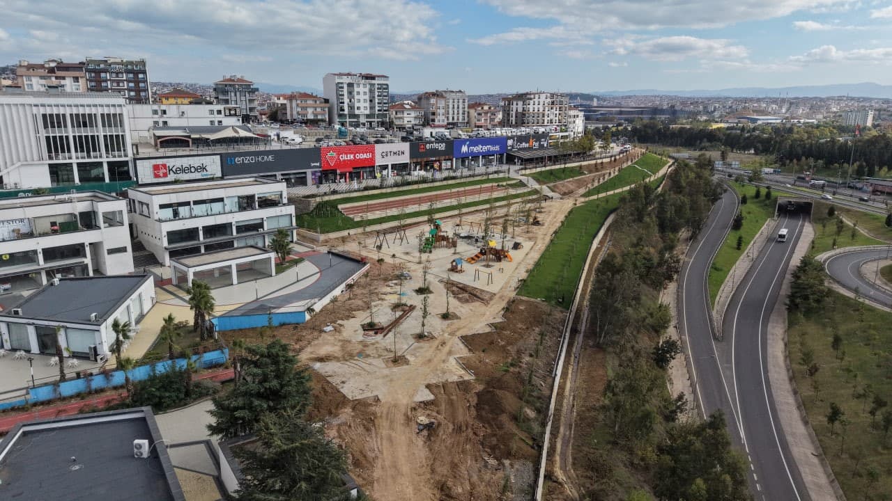 Fatih Sultan Mehmet Parkı'nda Çalışmalar Hız Kazandı