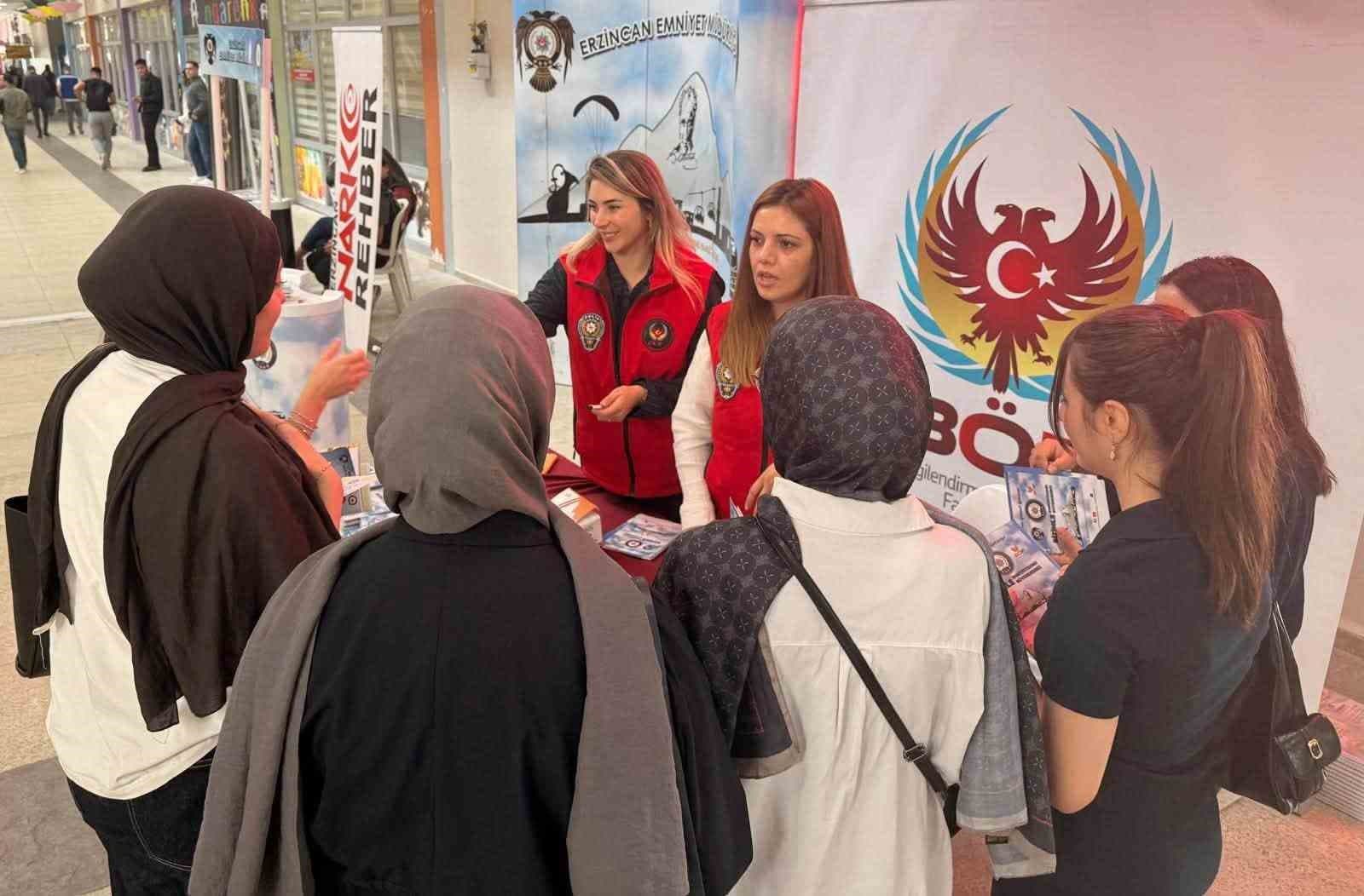 Erzincan'da Üniversitelilere Terörle Mücadele Eğitimi