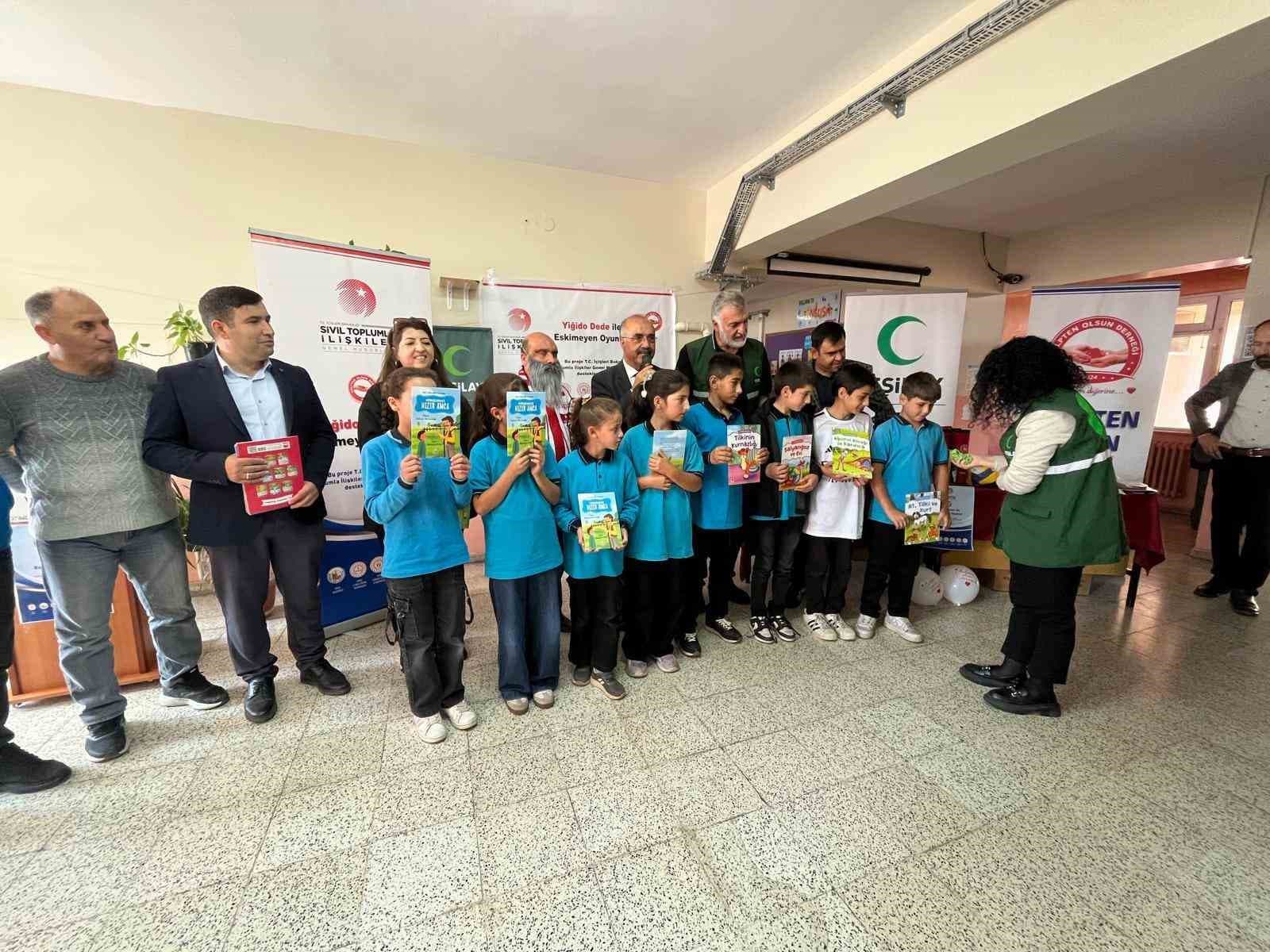 Sivas'ta Çocuklar Geleneksel Oyunlar ve Masallarla Buluştu