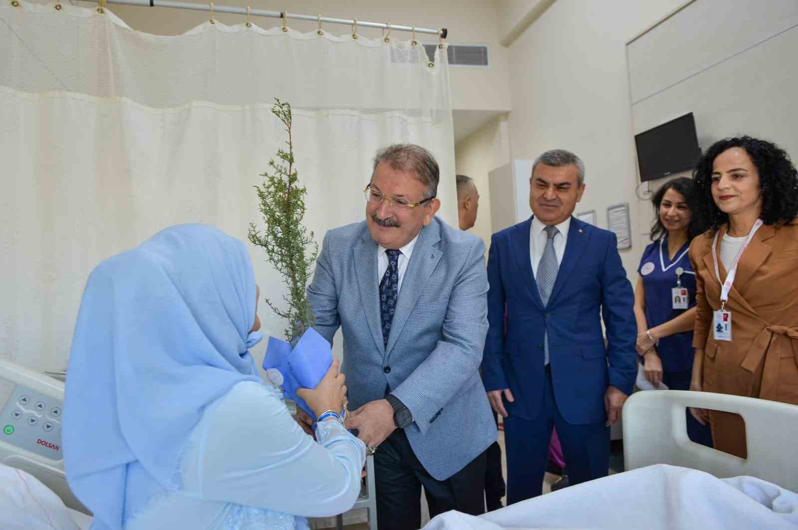 Kepez Devlet Hastanesi'nde Normal Doğum ve Emzirme Haftası Kutlandı