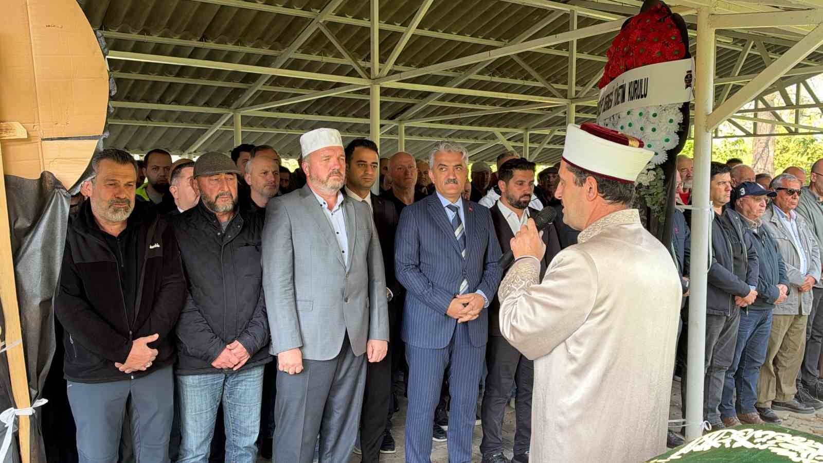 Görev Başında Hayatını Kaybeden Savaş Muhabiri Levent Öztürk Son Yolculuğuna Uğurlandı