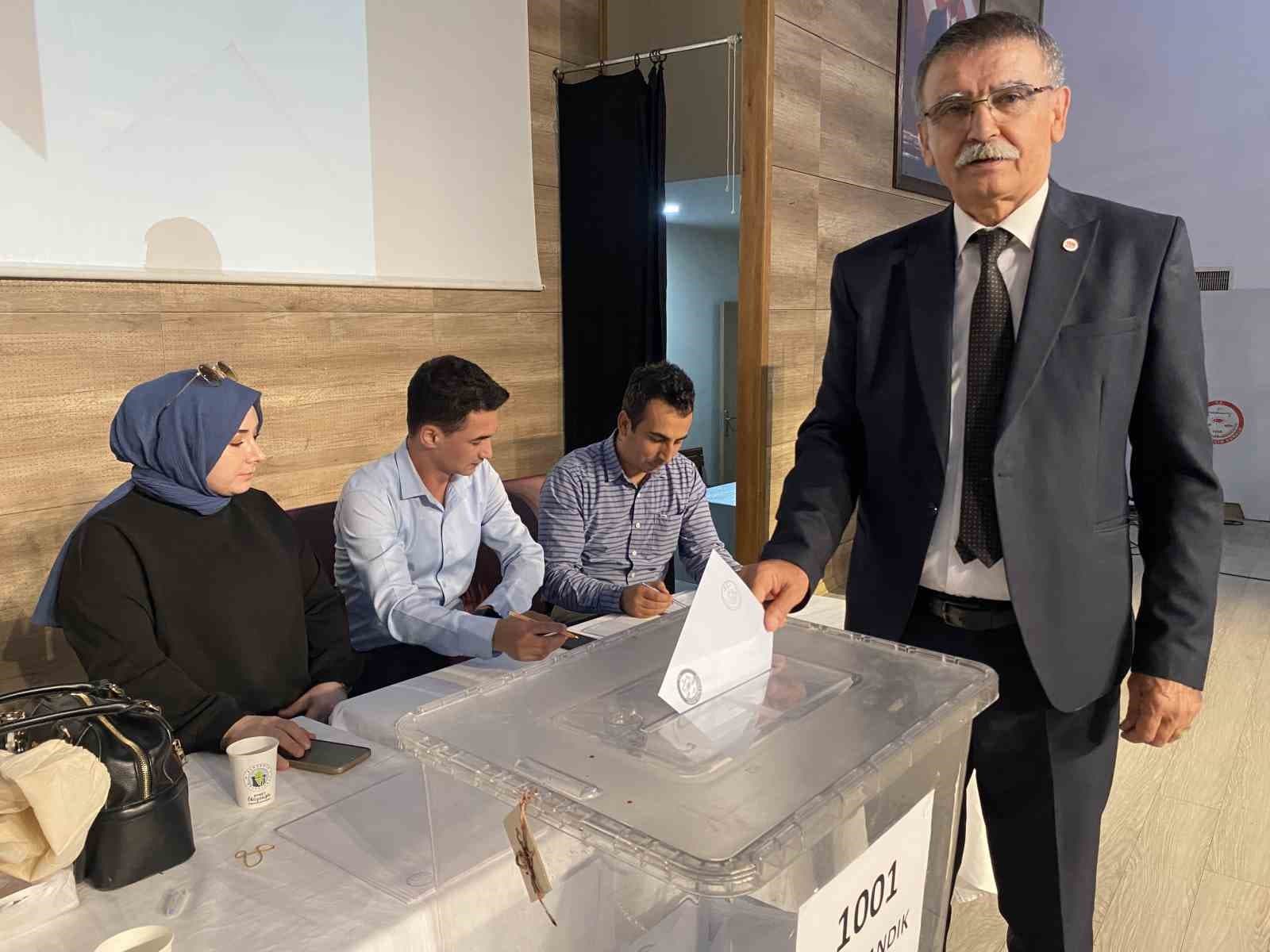 YENİ Parti Alaşehir İlçe Başkanlığına Mehmet Kayacık Seçildi