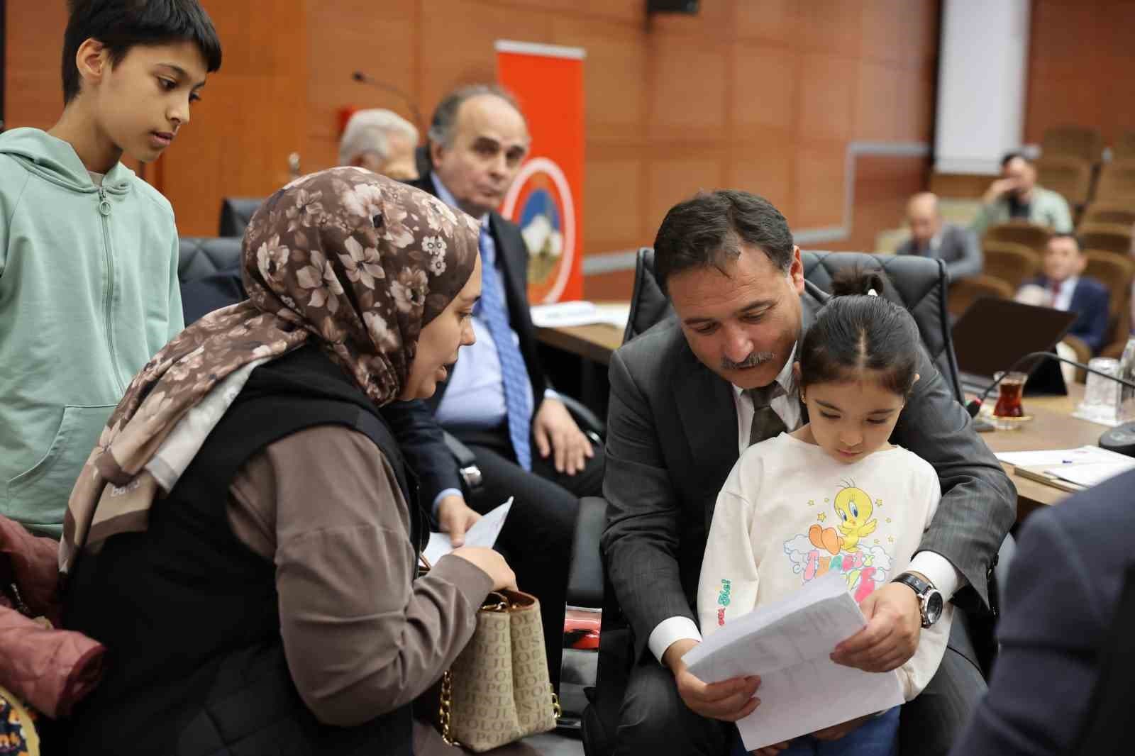 Vali Gökmen Çiçek Vatandaşların Taleplerini Dinledi