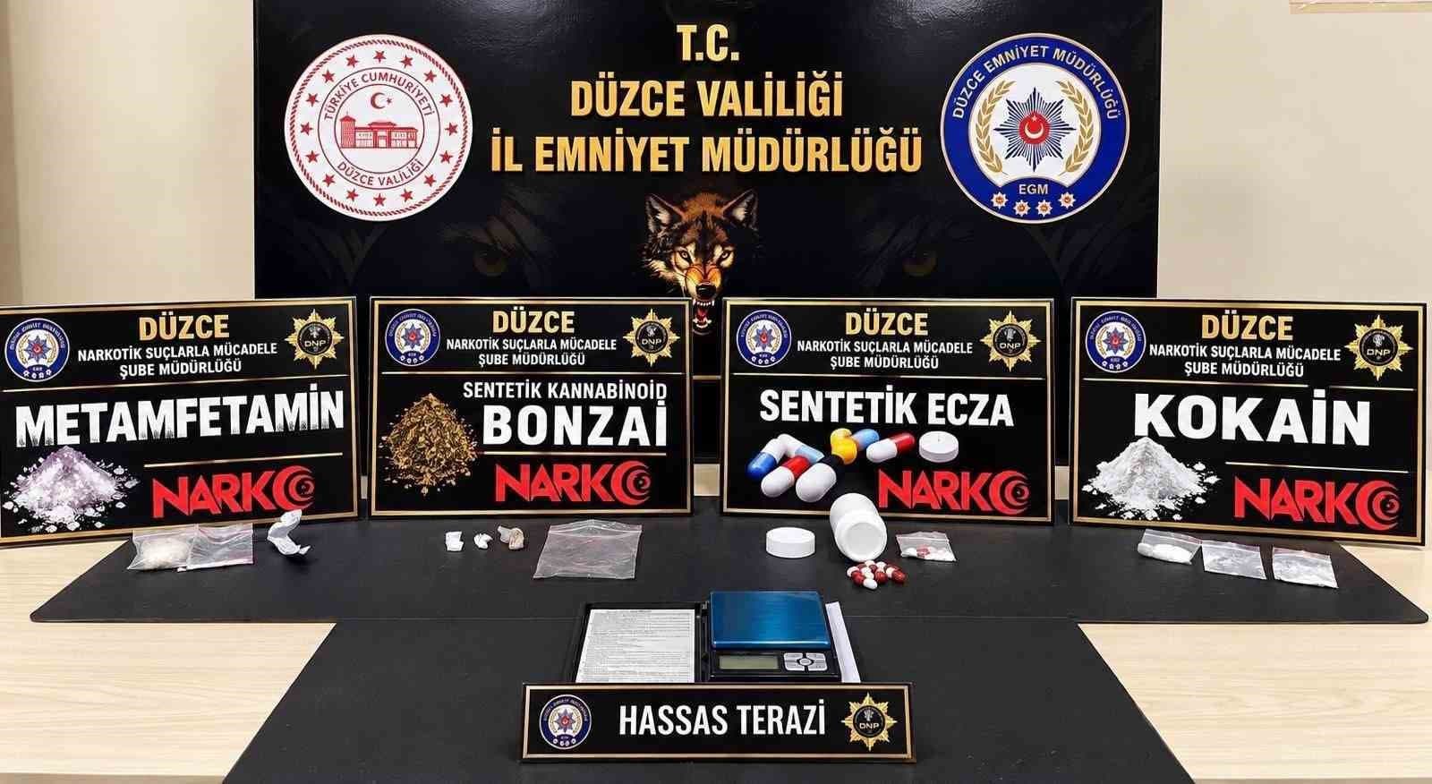Düzce'de Uyuşturucu Operasyonu: 25 Suç Kaydı Olan Şahıs Tutuklandı