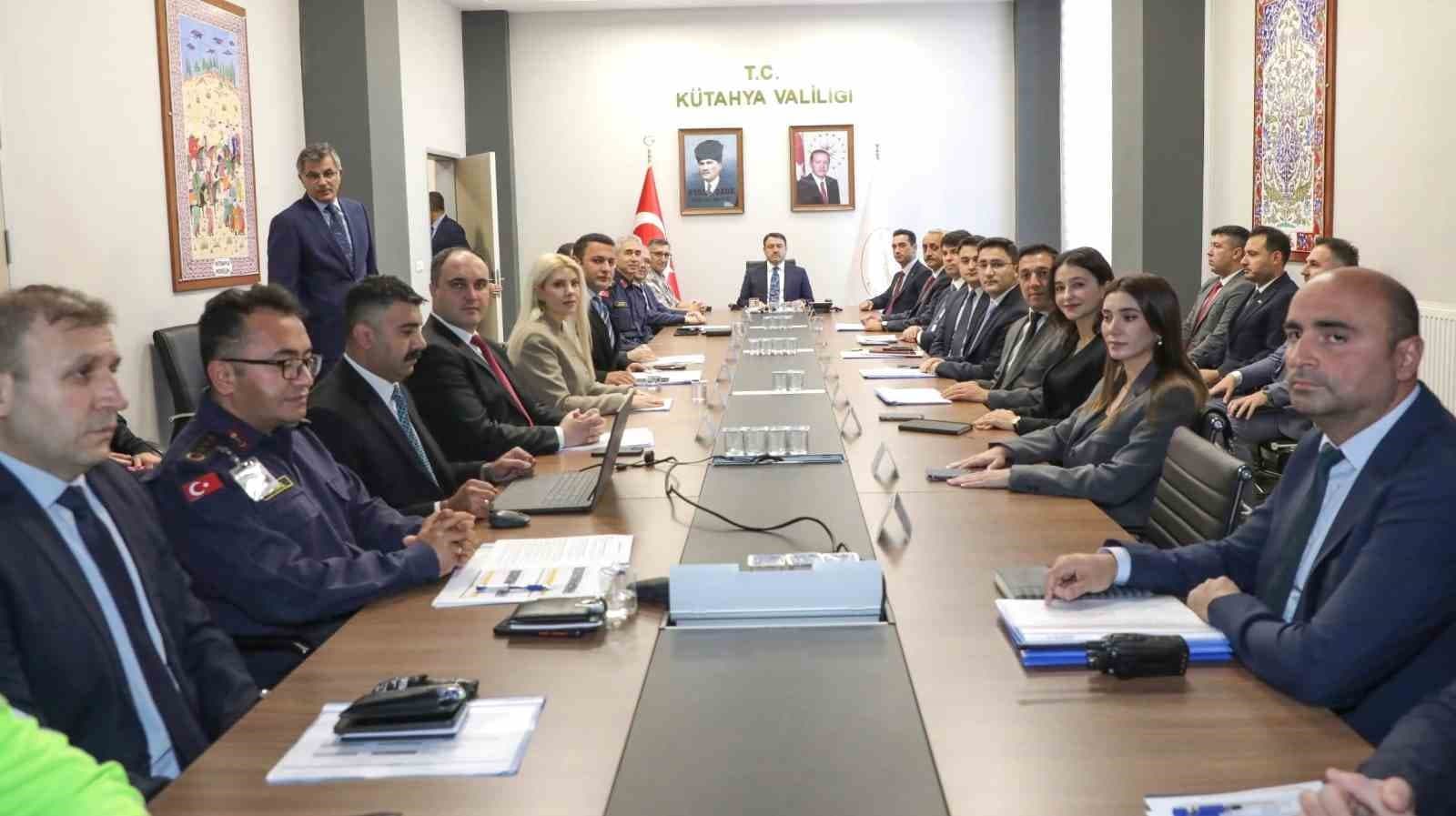 Kütahya'da Güvenlik ve Asayiş Toplantısı Gerçekleştirildi