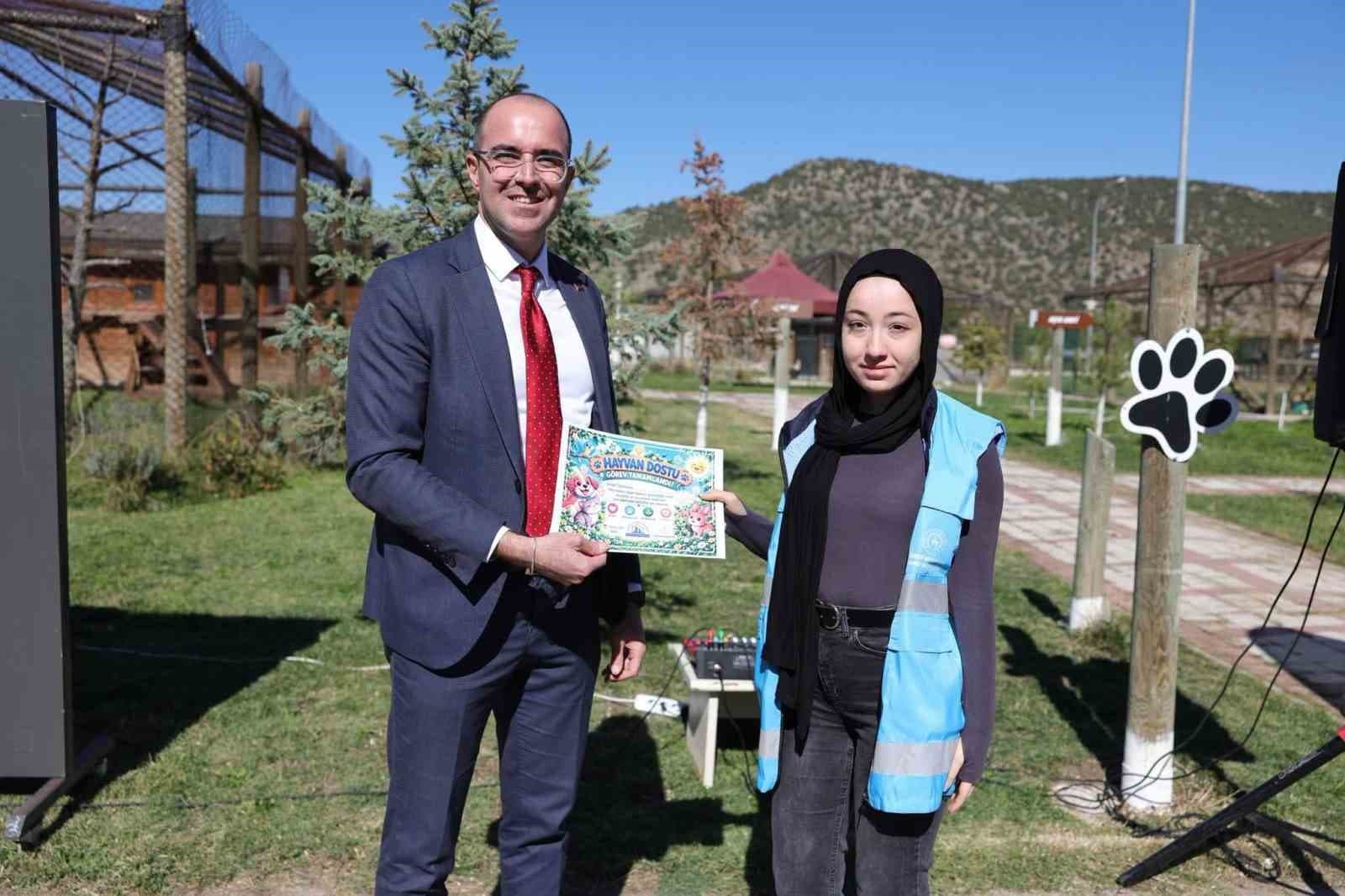 Kütahya'da Sahipsiz Hayvanlar İçin Farkındalık Etkinliği Gerçekleştirildi